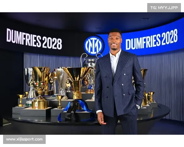 邓弗里斯闪耀入选最佳阵容 国米边卫再展巅峰状态 邓弗里斯闪耀入选最佳阵容 国米边卫再展巅峰状态